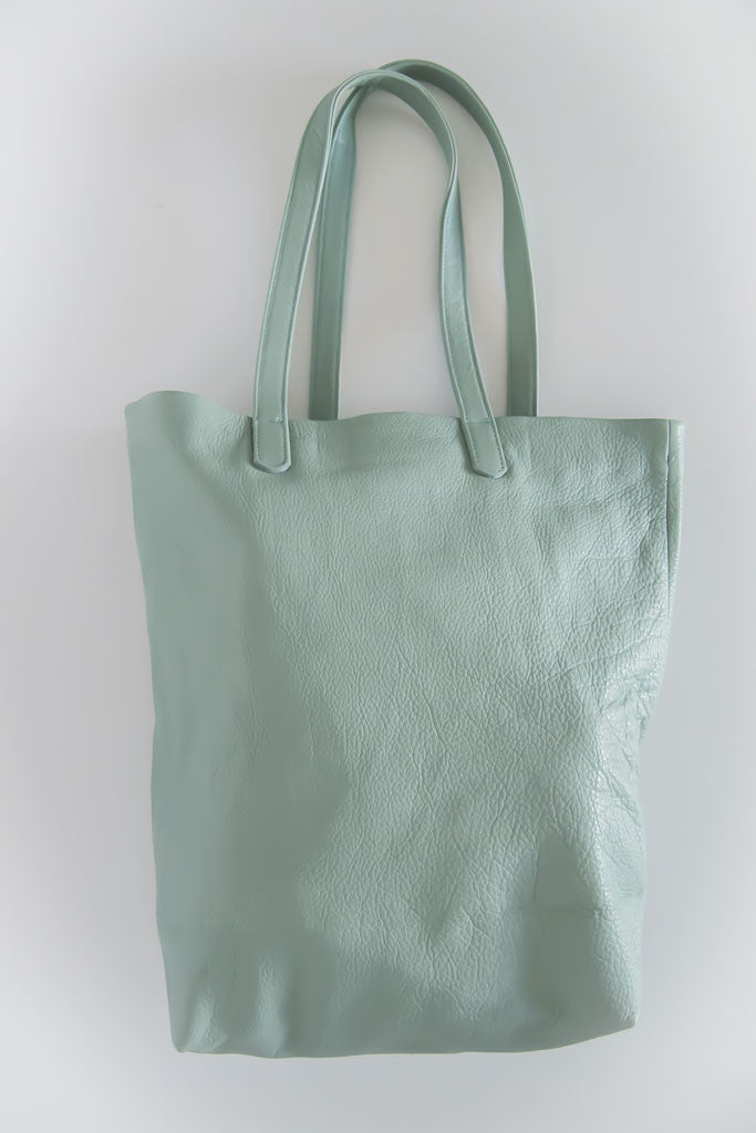 Basic Tote in Sea Glass